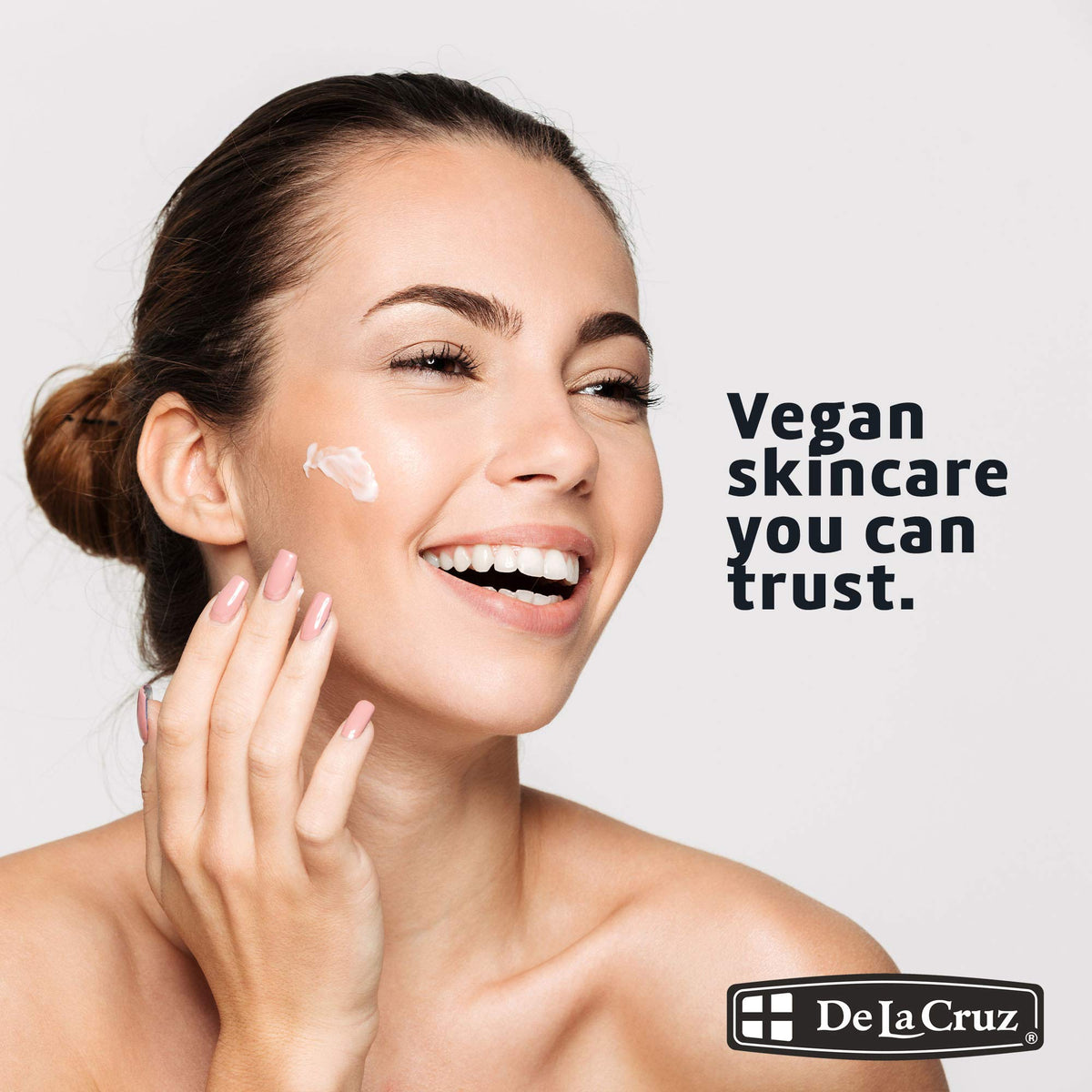 De La Cruz packaging label detail showing ingredients and benefits