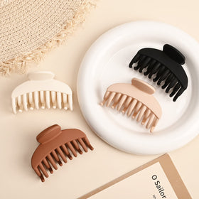 DEEKA clips on bathroom counter suggesting ready-to-use daily styling accessory