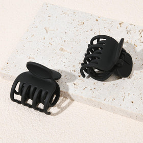 DEEKA hinge close-up demonstrating durable resin construction and smooth action