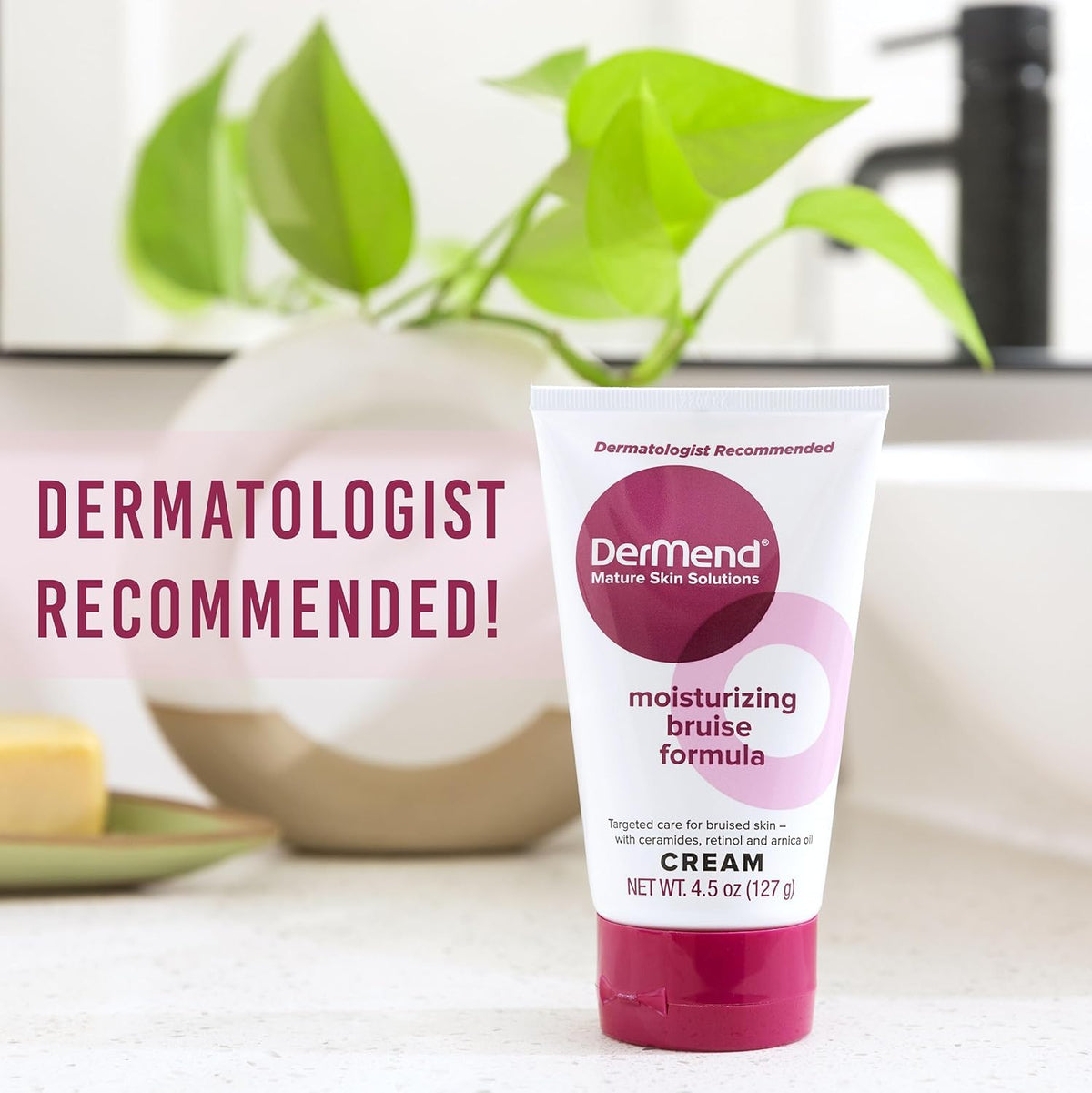 Dermend ingredient label closeup showing arnica, Vitamin K, retinol benefits