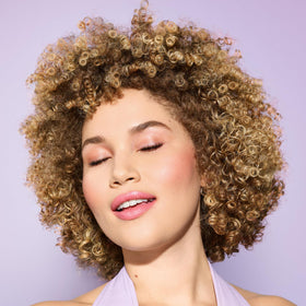 DevaCurl gel texture close-up showing non-sticky, non-flaking consistency benefit