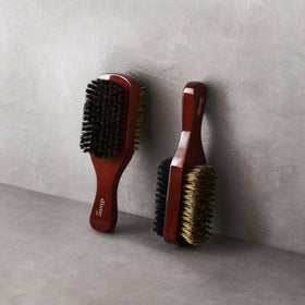 Diane close-up of firm nylon-reinforced bristles for shaping waves and detangling