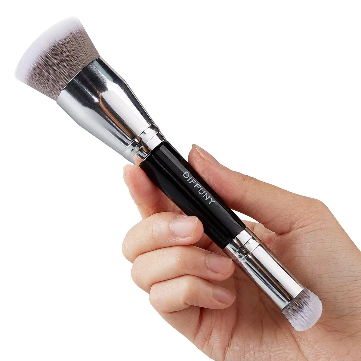DIFFUNY front view of dual-ended brush showing both heads for space-saving use