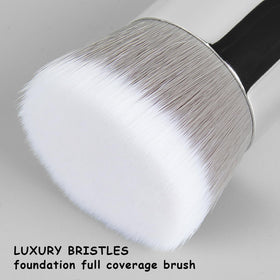 DIFFUNY detailed photo of tapered concealer tip for precise spot coverage