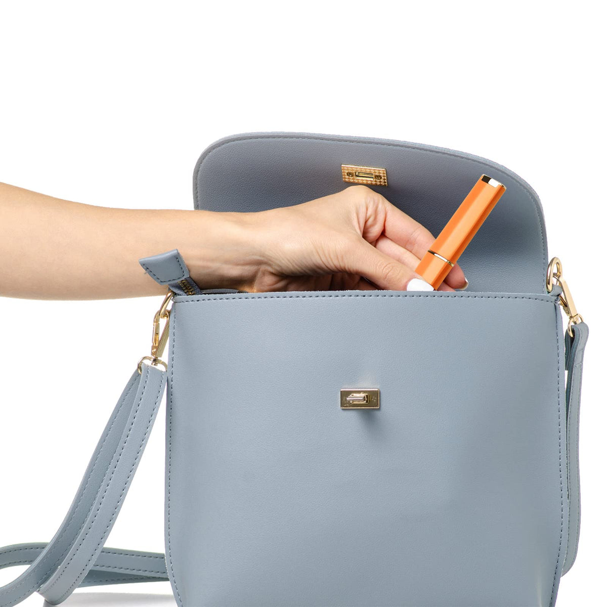 Diodiva file shaping a natural fingernail demonstrating precise, smooth edge benefits