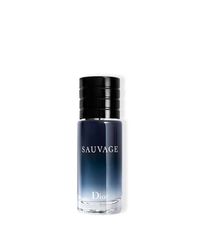 Dior Sauvage close-up of nozzle and cap highlighting quality dispensation