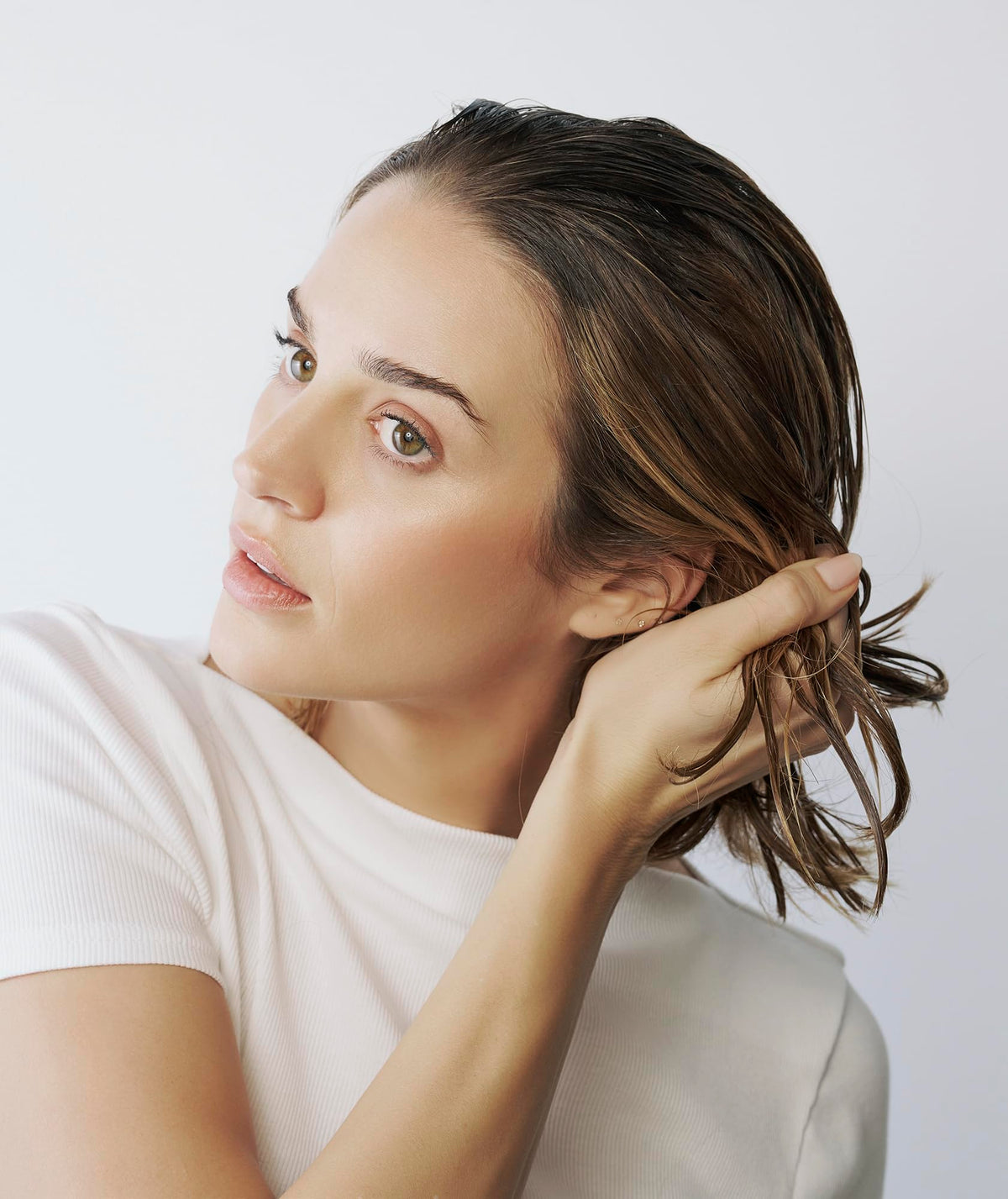 Divi ingredients label showing linseed and chia extracts for strengthening benefits