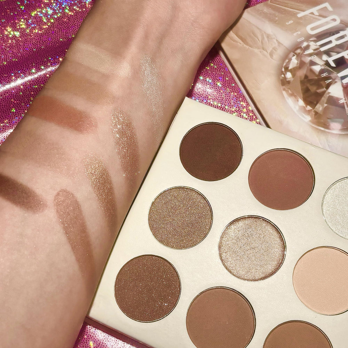 docolor evening eye example showing intensified shimmer for glam impact