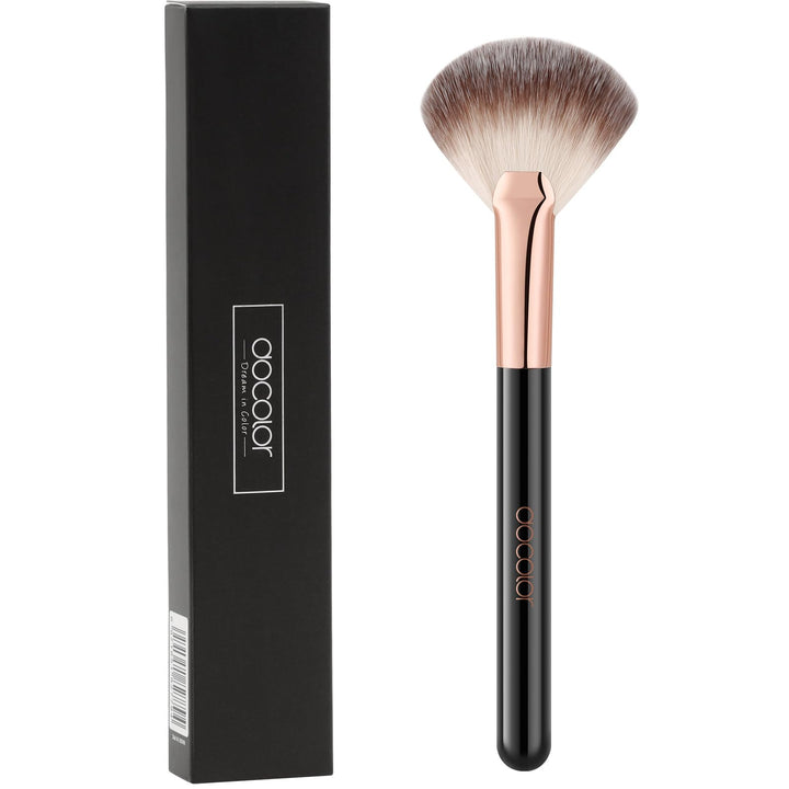 docolor fan brush front view showing shape and even bristle distribution for precise highlight
