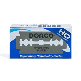 DORCO close-up of ST300 blade edge highlighting platinum finish and long-lasting sharpness