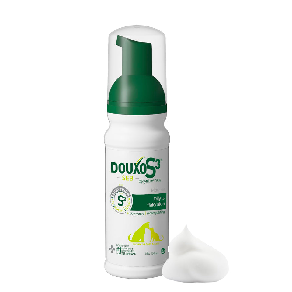 Douxo mousse front packaging showing product benefits and veterinary recommendation