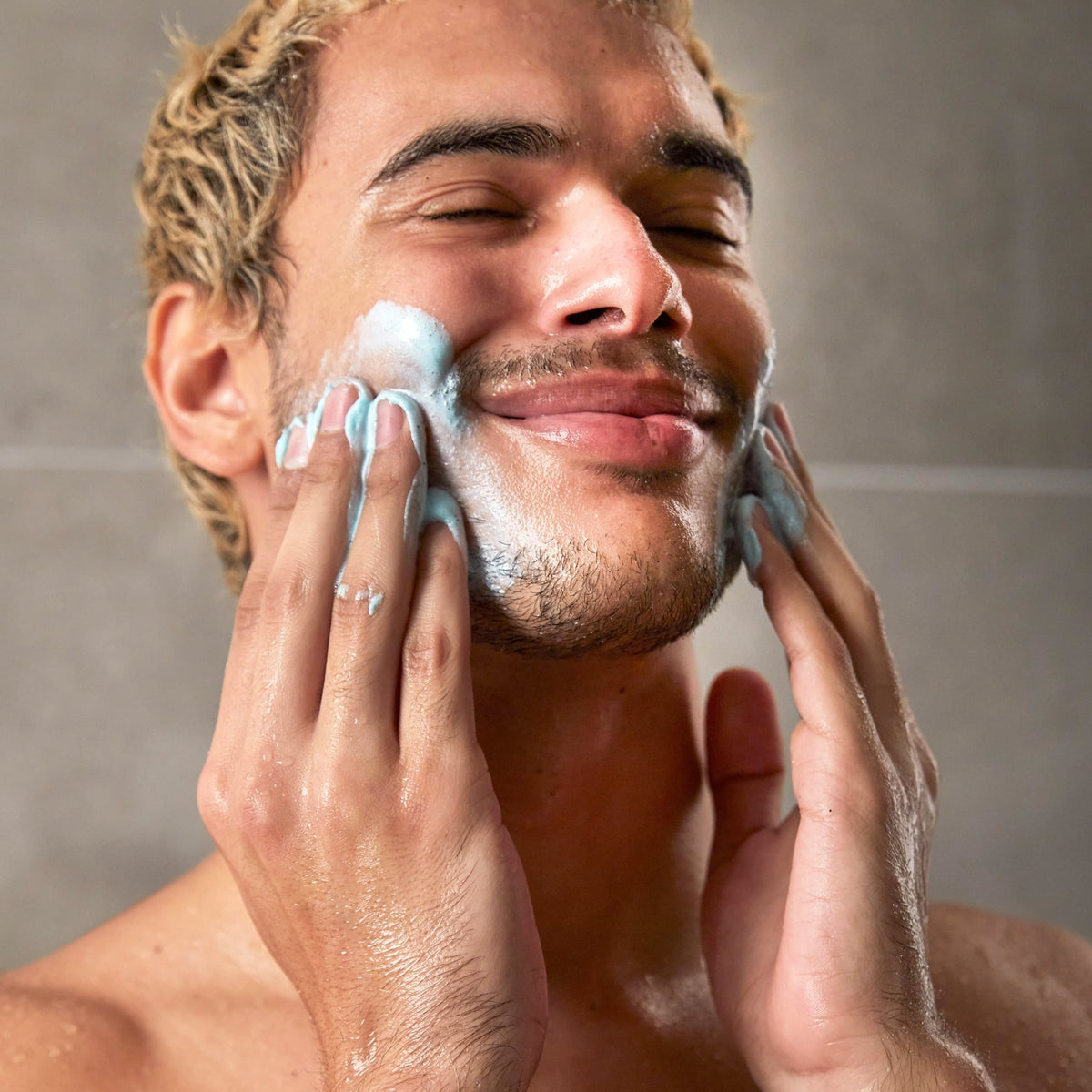 DOVE MEN + CARE PETA vegan badge emphasizing cruelty-free benefit