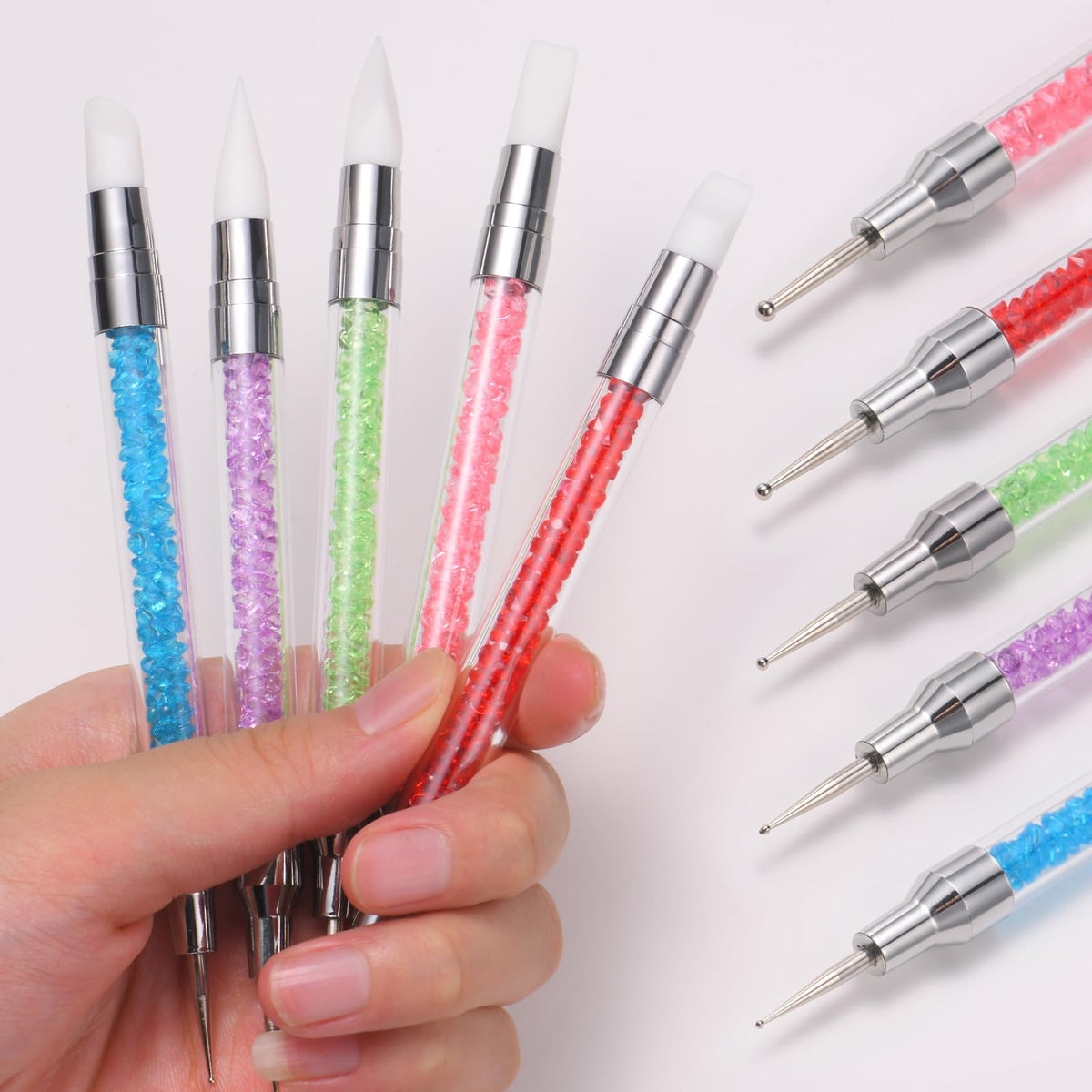 Dr.nail in-use lifestyle shot of a hand using sponge and pen for gradient nails