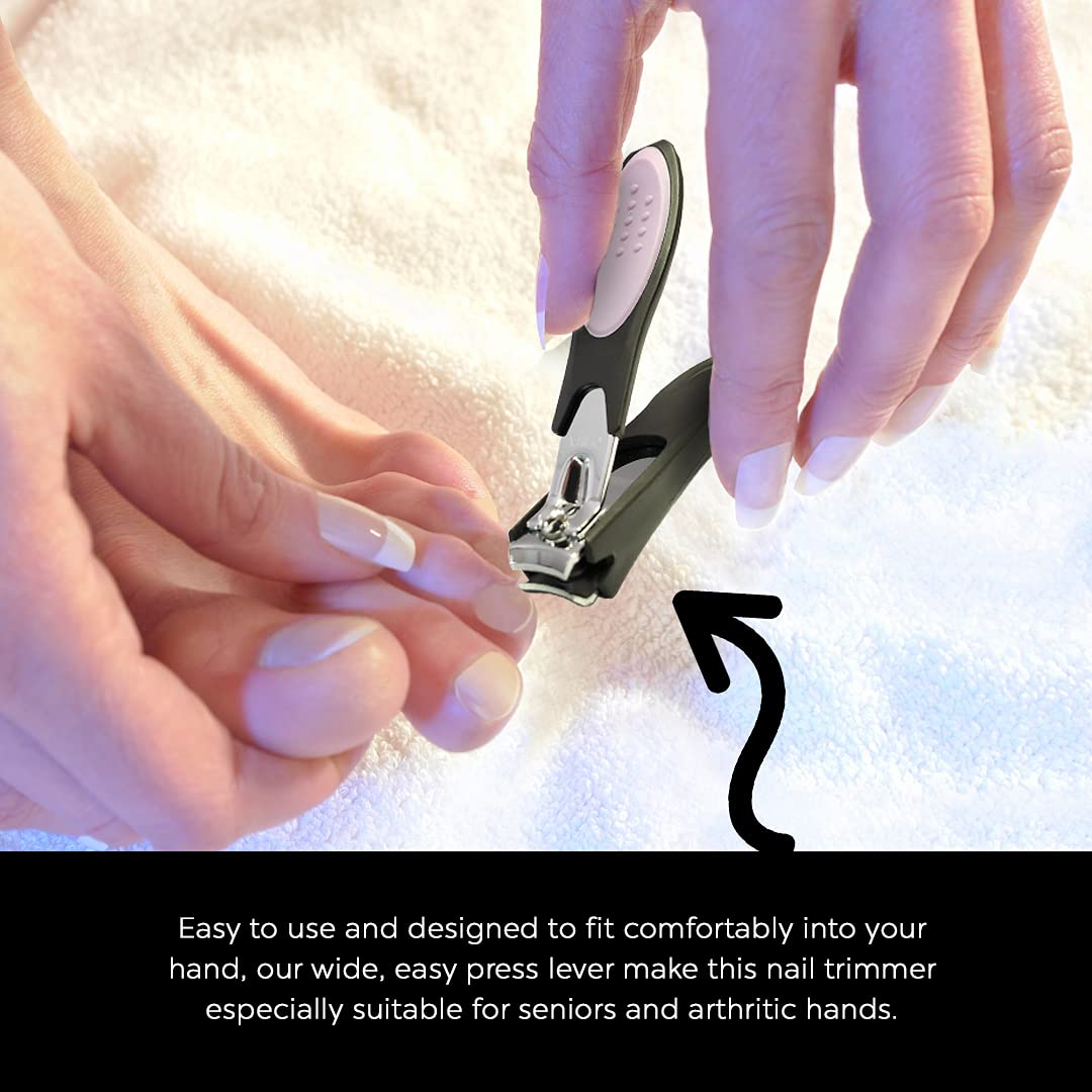 DreamCut comfort grip handle detail offering secure hold and reduced hand strain