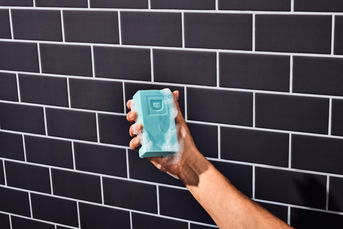 Duke Cannon Midway rich lather close-up delivering effective cleansing and foam
