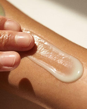 DUNE SUNCARE pump top dispensing gel for easy, mess-free application