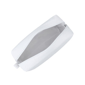 DYSHAYEN pouch in travel setting holding toiletries for organized packing
