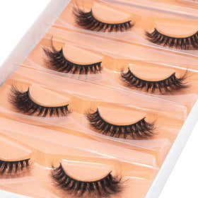 DYSILK close-up of ultra-thin lash band for seamless comfort