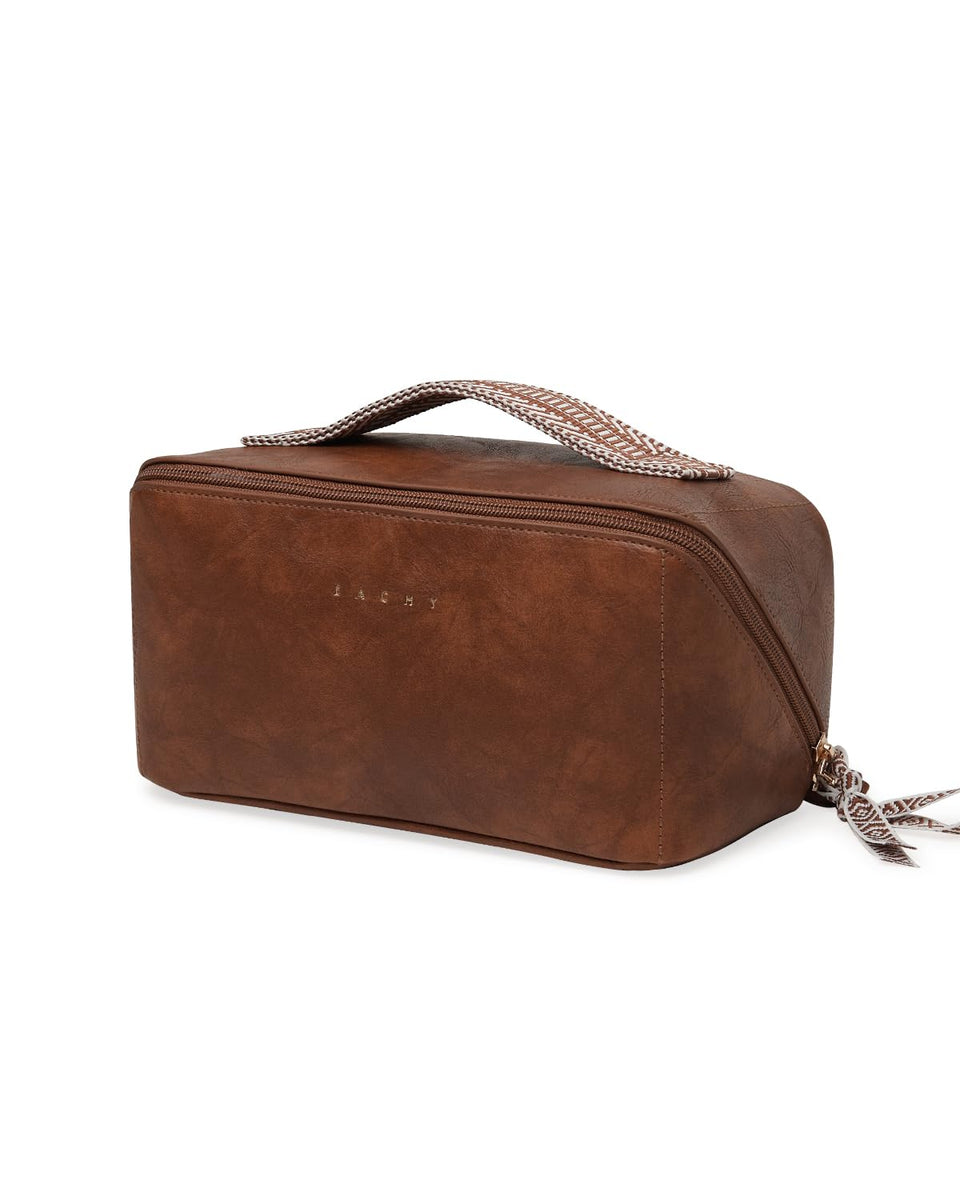 EACHY front view showing medium I-Brown bag and neat storage benefit