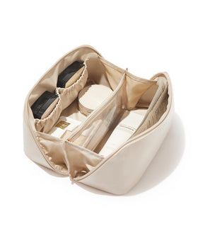 EACHY front view showing compact white medium bag and easy carry