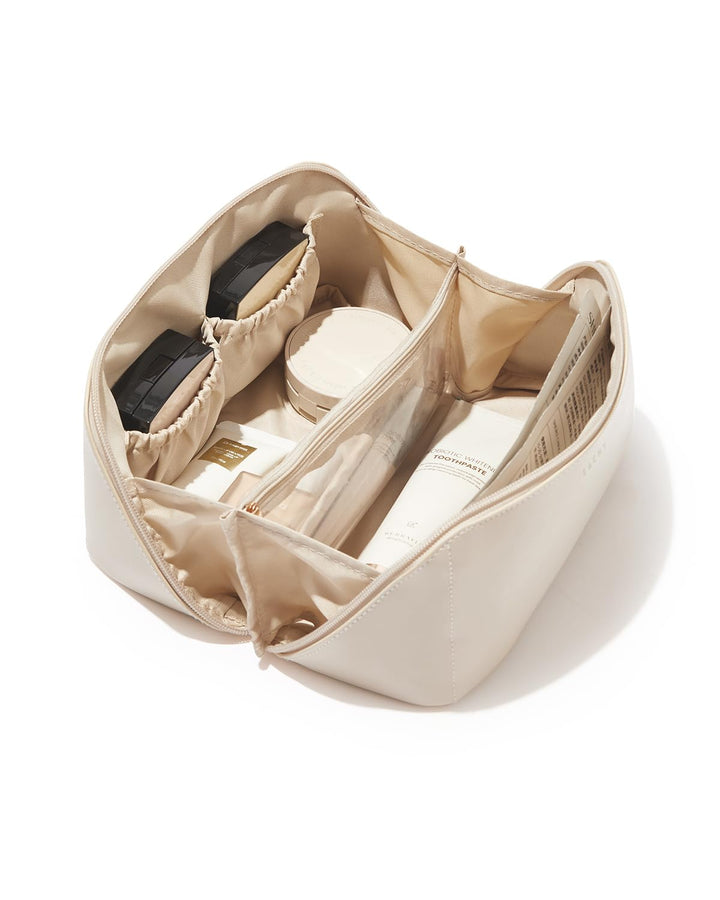 EACHY front view showing compact white medium bag and easy carry