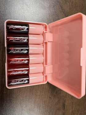 Eakroo in a makeup bag lifestyle shot, everyday convenience benefit
