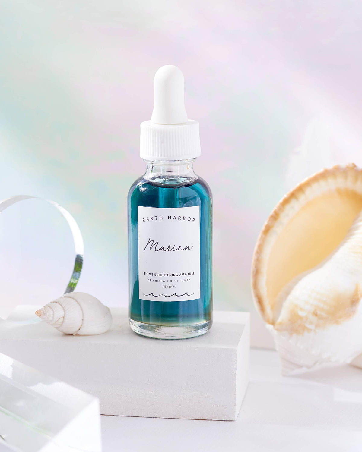 Key botanical ingredients spirulina and blue tansy displayed to show antioxidant-rich formulation