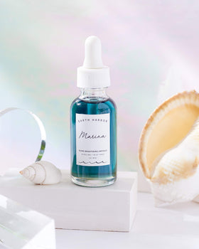 Key botanical ingredients spirulina and blue tansy displayed to show antioxidant-rich formulation