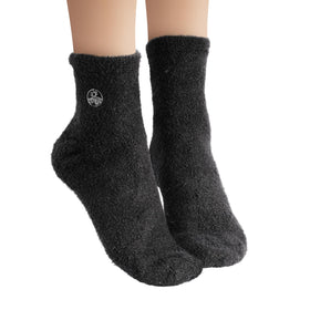 Earth Therapeutics close detail of sock stretch showing elastic comfort and secure fit