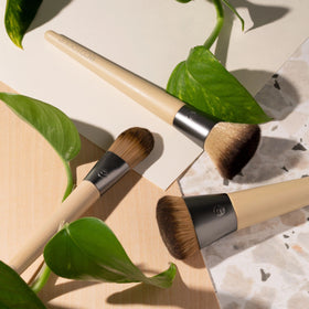 EcoTools brush demonstrating streak test for smooth finish