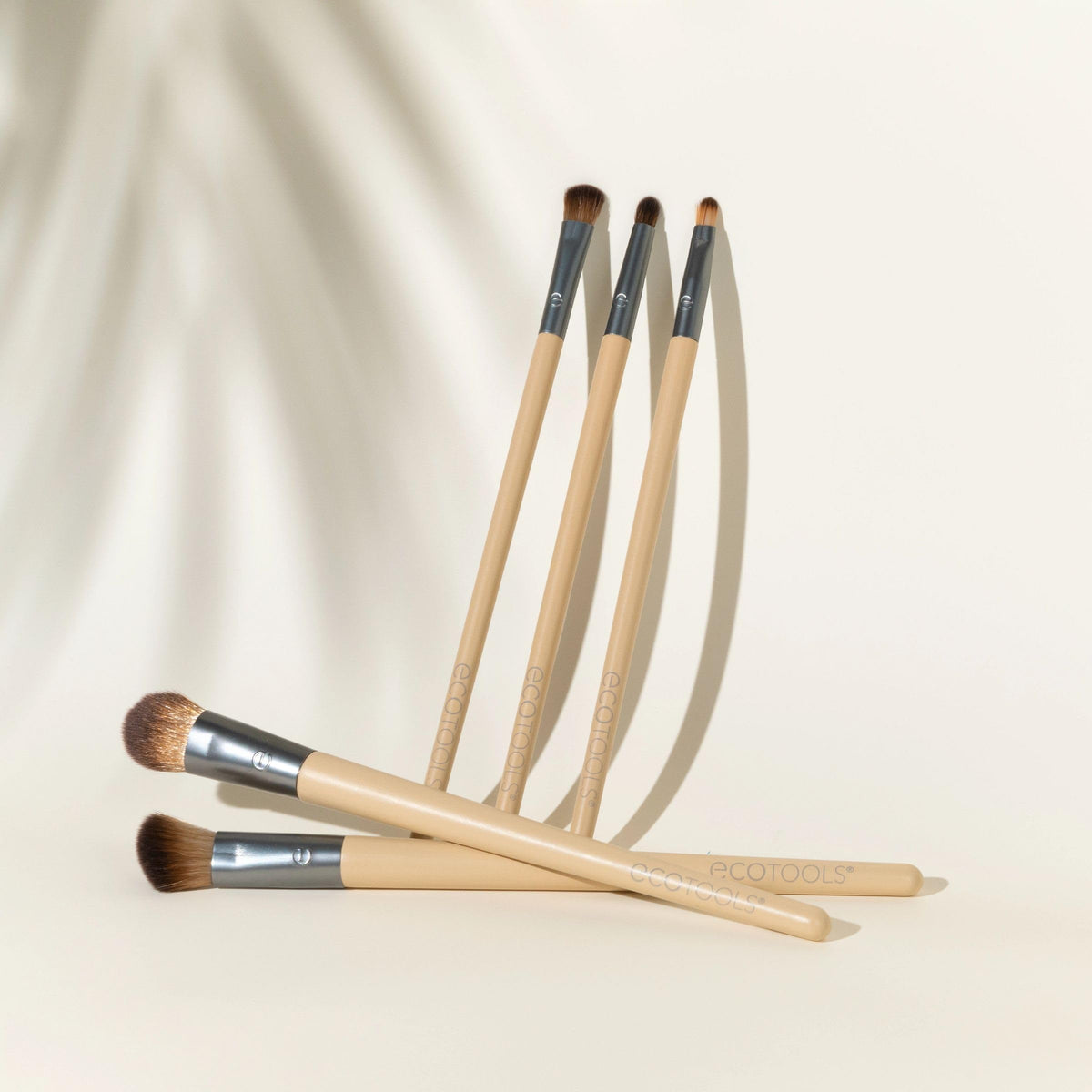 EcoTools detail liner brush creating a fine liner stroke for accuracy