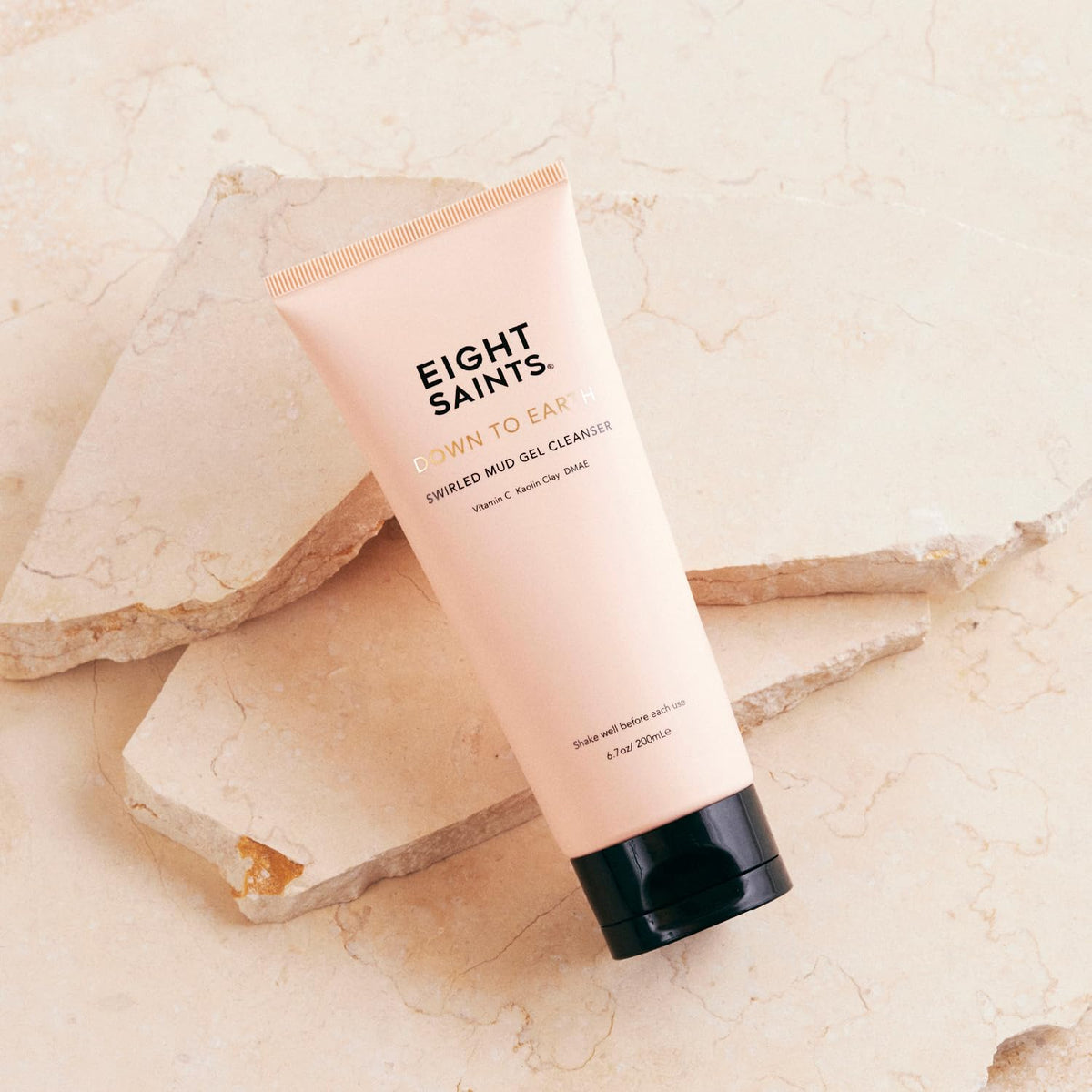 Eight Saints close-up gel texture illustrating clay particles and smoothing effect