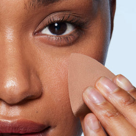 e.l.f. sponges wet versus dry comparison demonstrating buildable coverage versatility