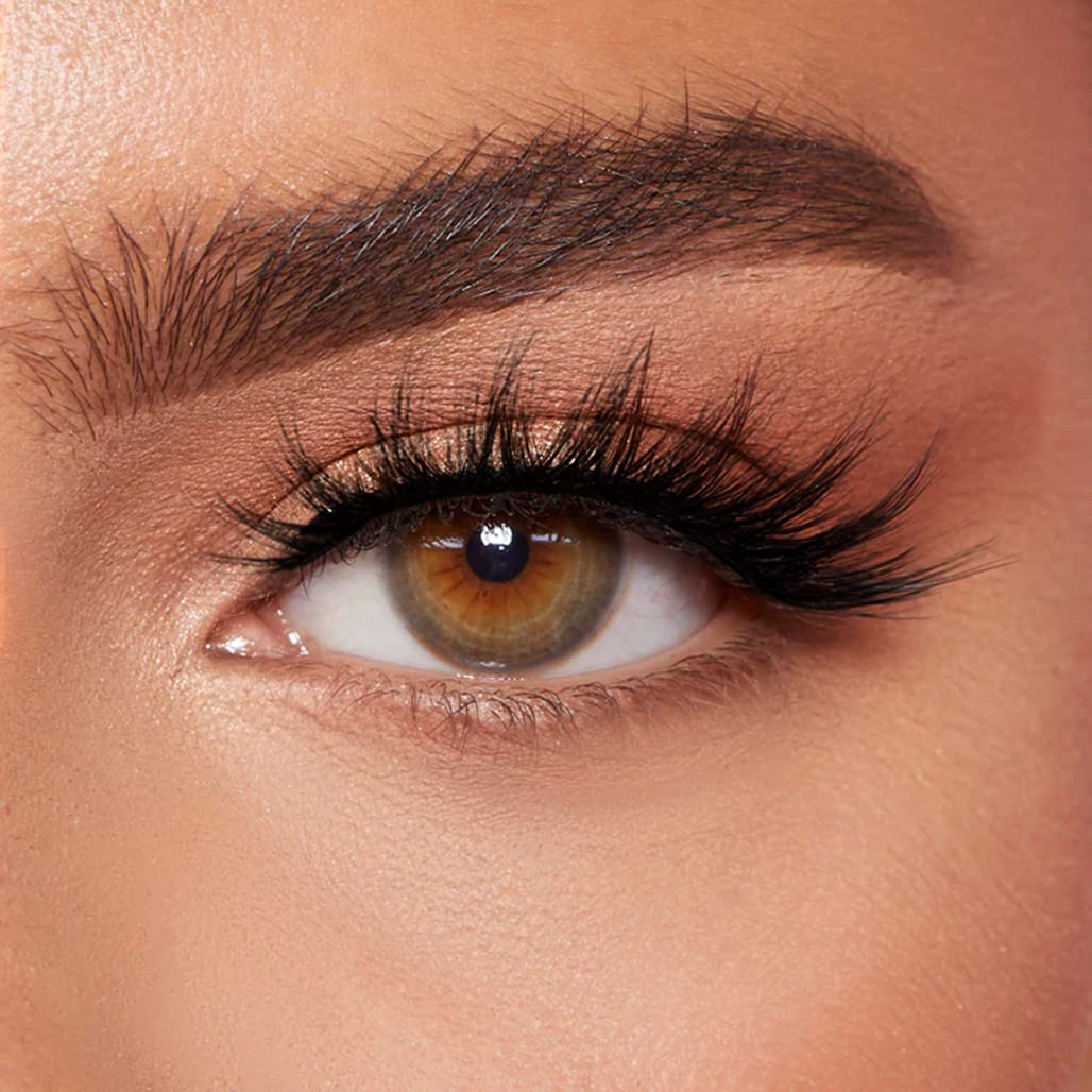 eliace model wearing Trish lashes daytime look with lifted cat-eye effect