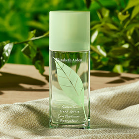 Elizabeth Arden label close-up showing fragrance name and clean, classic branding