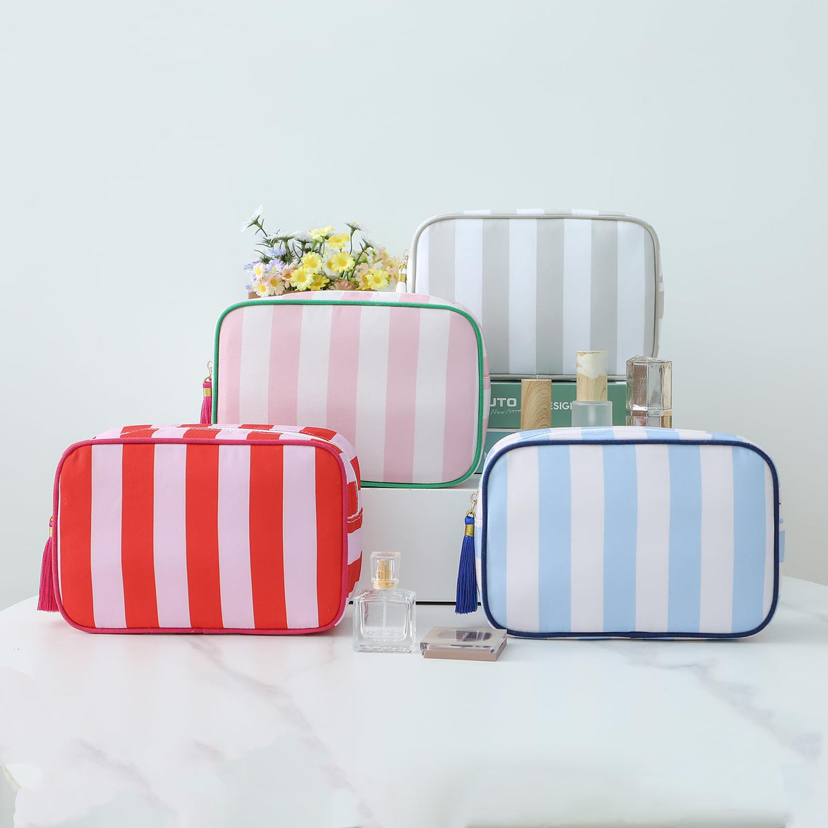 EMBRUNIOICE lifestyle travel scene pouch inside luggage for easy packing