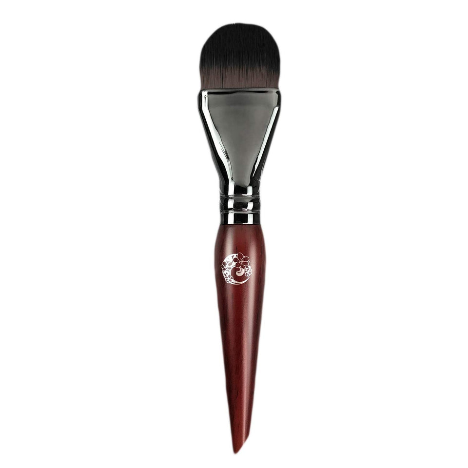 ENERGY flat foundation brush front view showing dense bristles for flawless coverage
