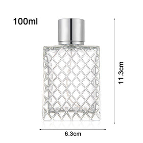 Enslz close-up of fine mist atomizer nozzle for even, delicate spray