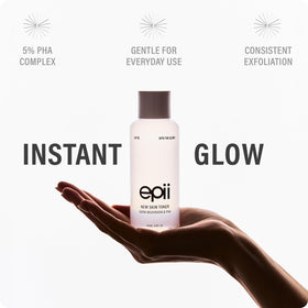 epii watery-gel texture pouring to show lightweight hydration and non-sticky finish