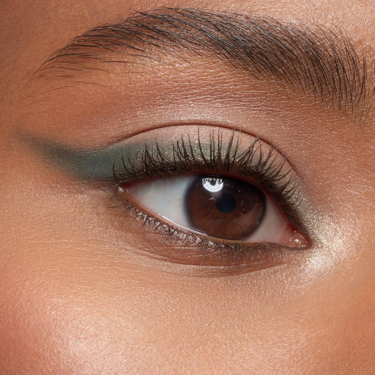essence Lash Princess before and after lashes demonstrating volume and definition