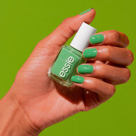 essie polish with glossy top coat demonstrating durable shine benefit