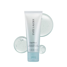 Estée Lauder front packaging showing bottle and brand, highlights gentle cleansing benefit