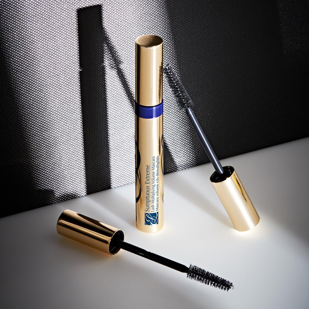 Estée Lauder eyeliner pencil tip detail illustrating precise application and longevity
