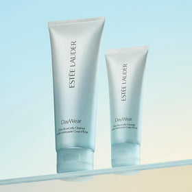 Estée Lauder algae and cucumber ingredient visual conveying oil-control and refreshment