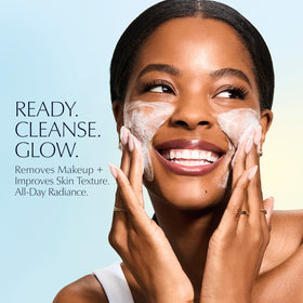 Estée Lauder jelly texture close-up demonstrating smooth gel and easy foaming action