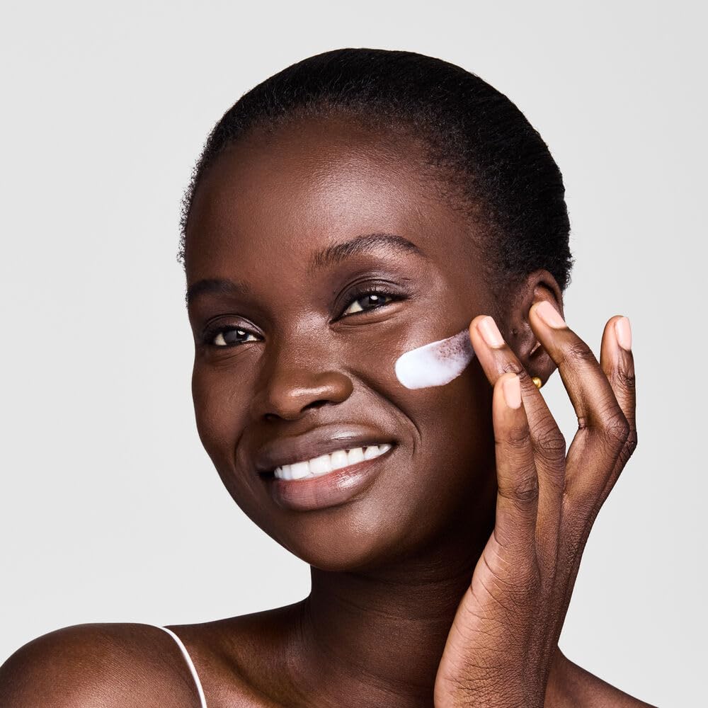 Estée Lauder cream texture close-up highlighting lightweight, hydrating formula