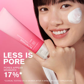 Estée Lauder foam texture close-up demonstrating smooth, creamy lather benefit