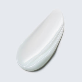 Estée Lauder application on model’s cheek showing quick absorption and reduced shine
