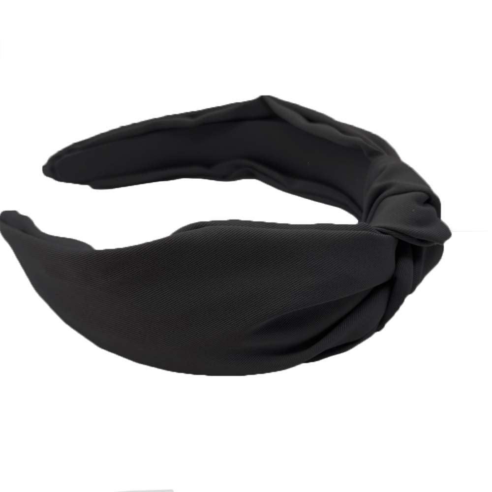 Etercycle side profile on head demonstrates secure hold during movement