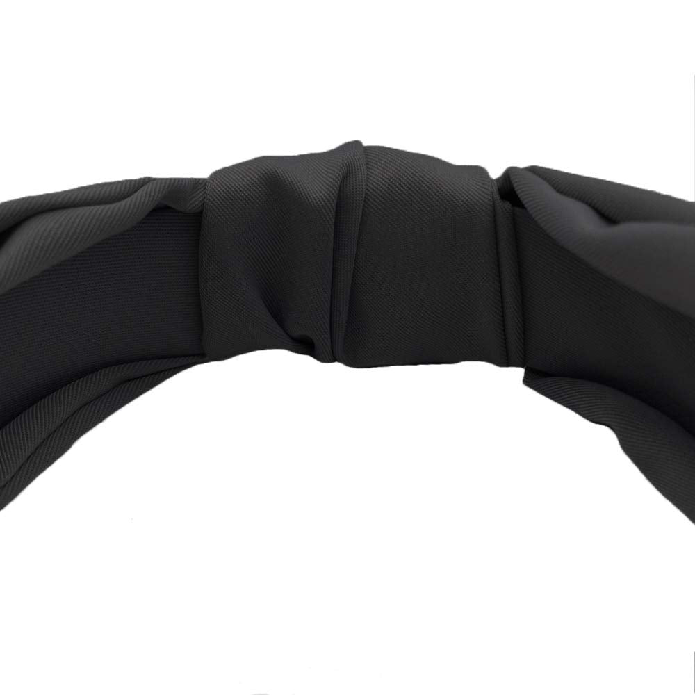 Etercycle fabric texture and stretch reveal soft material and breathable comfort